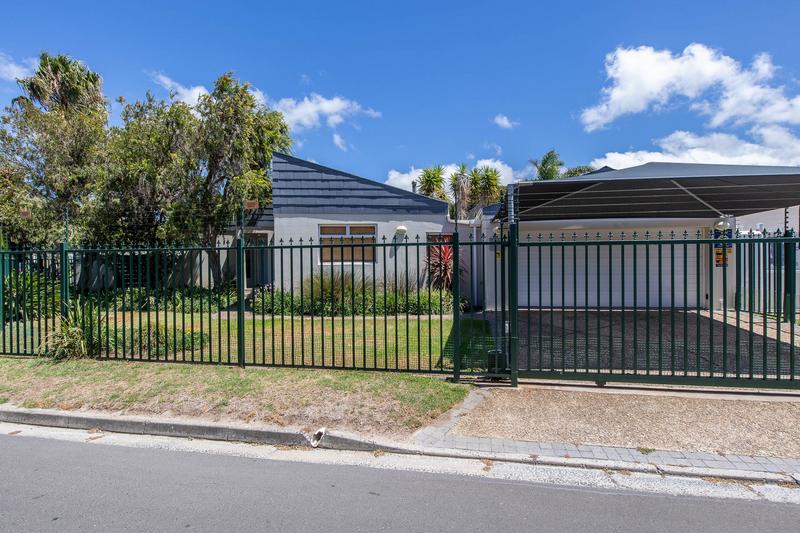 3 Bedroom Property for Sale in Constantia Western Cape